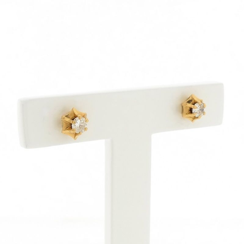 Image 3 of 18 ct. Gold stud earrings with diamond | 0.30 ct.