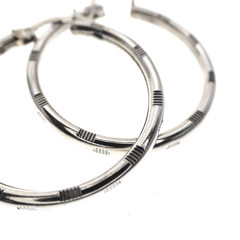 Image 3 of Silver earrings with a ribbed pattern | Ø 30 mm