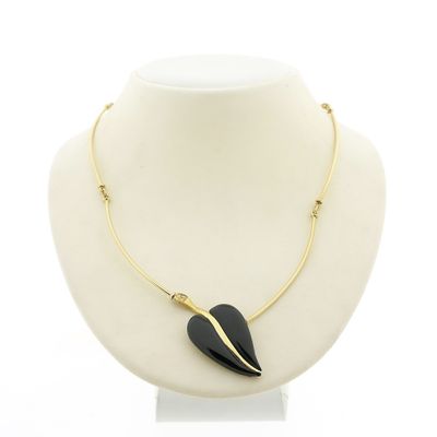 Gold necklace with onyx and diamonds; 0.03 ct. Image 1 of Gold necklace with onyx and diamonds; 0.03 ct.