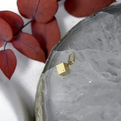 Image 2 of Gold pendant of a dice
