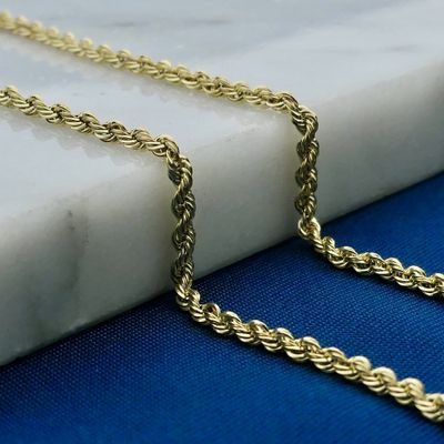 Gold twisted link chain Image 2 of Gold twisted link chain