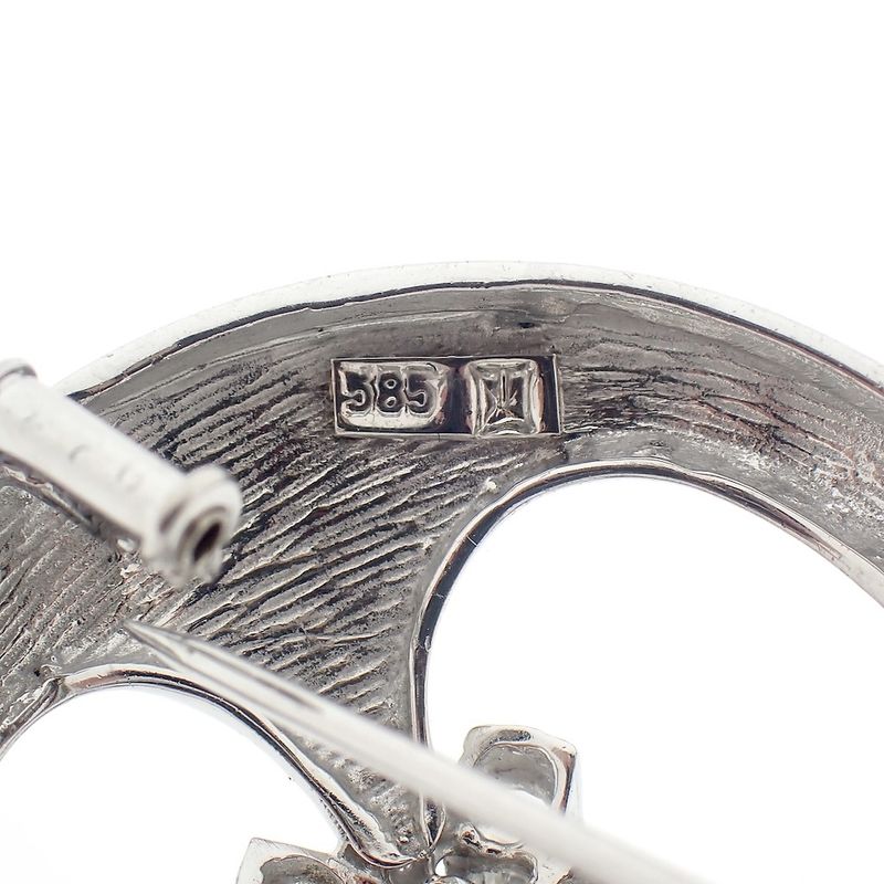 Image 7 of White gold brooch with diamonds; 0.30 ct.