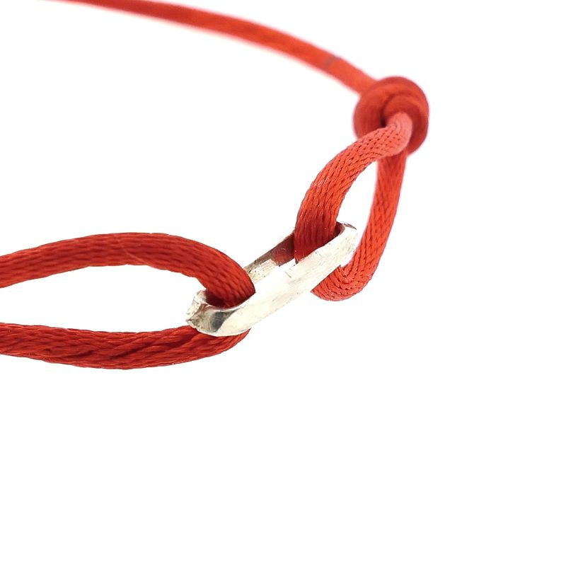 Afbeelding 6 van Rood Satijnkoordarmband met een Zilveren Closed forever schakel