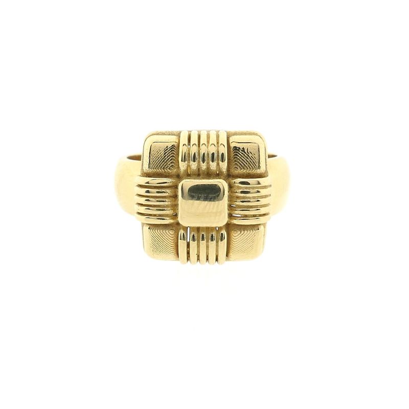 Image 3 of Vintage gold ring with geometric pattern