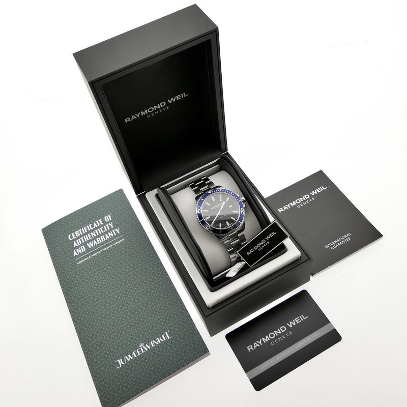 Image 4 of Raymond Weil Tango 8260-ST3-20001; Men's watch