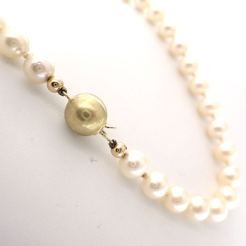 Image 2 of Vintage/antique pearl necklace with gold clasp | 46 cm