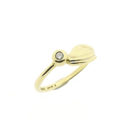 Gold ring with zirconia Image 1 of Gold ring with zirconia