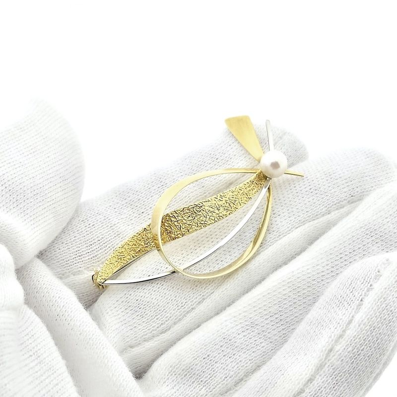 Image 9 of Two-tone gold brooch with pearl