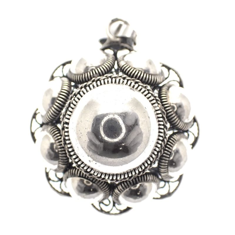 Image 2 of Silver pendant of a large Zeeland button