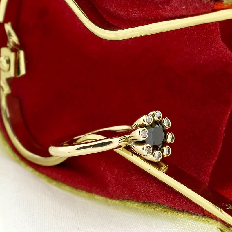 Image 8 of Gouden Bron Jewelry 'Sprite' ring with sapphire and diamond; 0.04 ct.