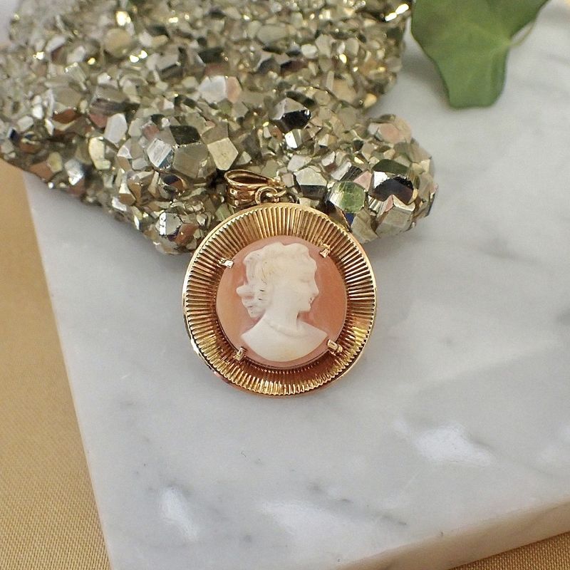 Image 2 of Vintage gold pendant with cameo