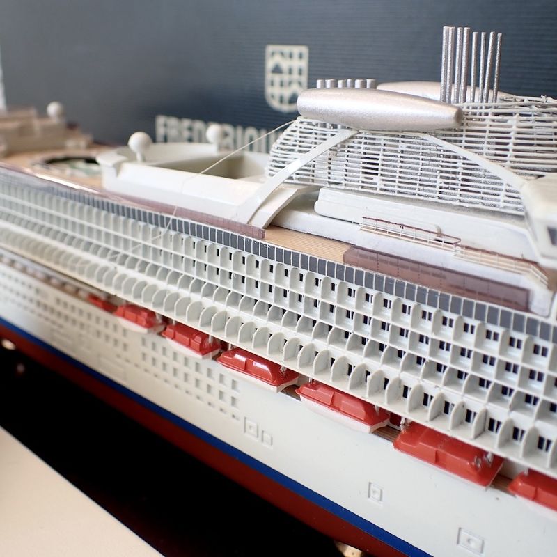 Image 11 of Frederique Constant 'Ocean Cruiser' Limited Men's Watch