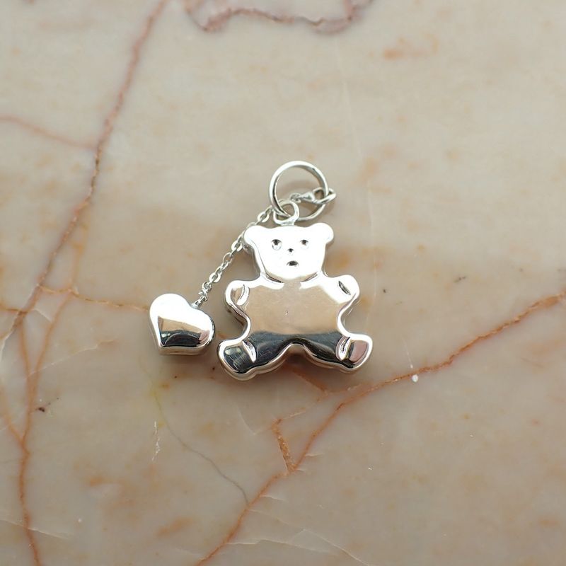 Image 2 of 18 carat white gold pendant of a (teddy) bear