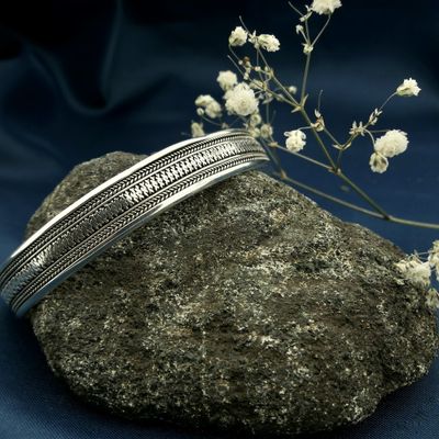 Image 2 of Silver cable-knit bracelet | Ø 67 mm