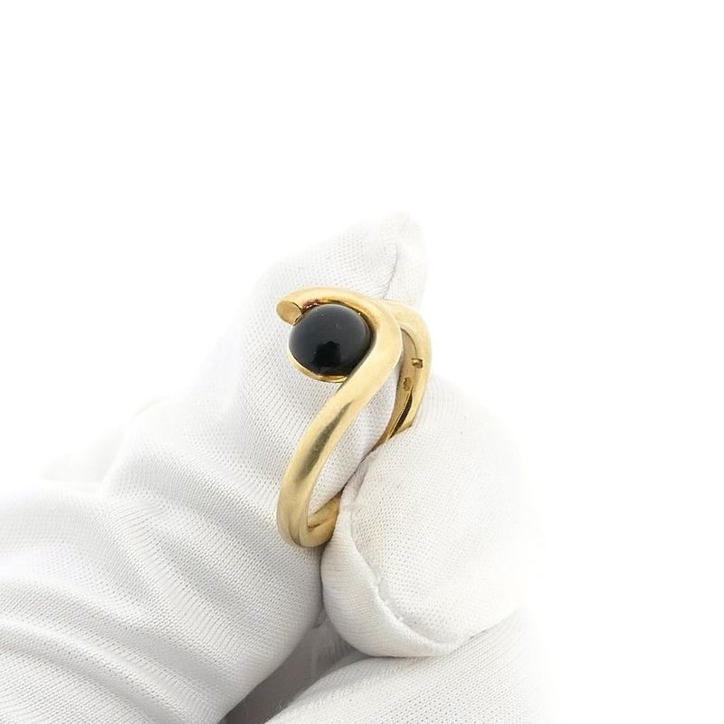 Image 9 of Gold ring with onyx