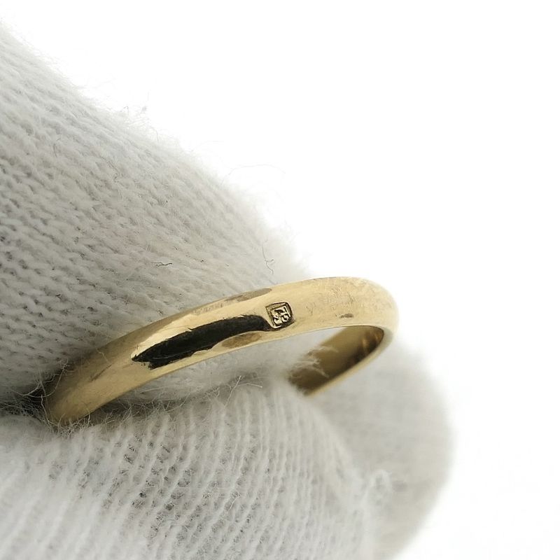 Image 5 of Vintage gold ring with Maria relief