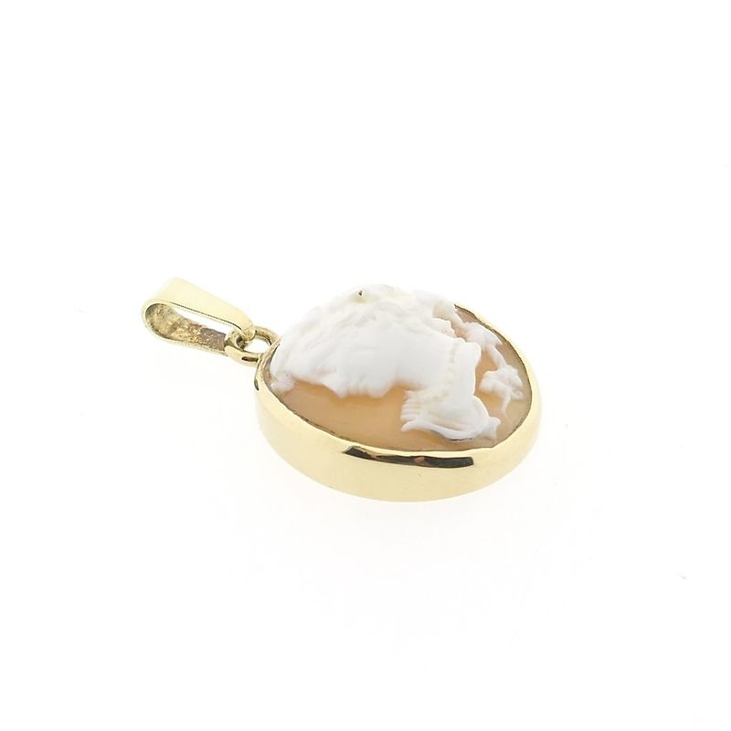 Image 3 of Gold pendant with cameo