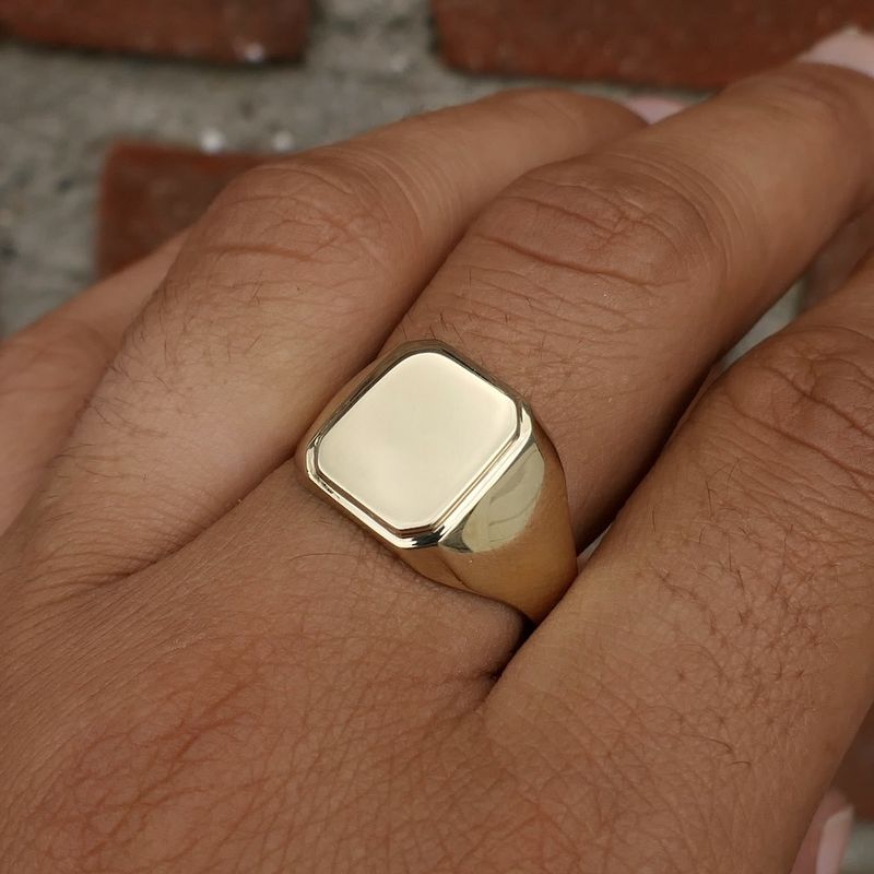Image 10 of Gold men's signet ring