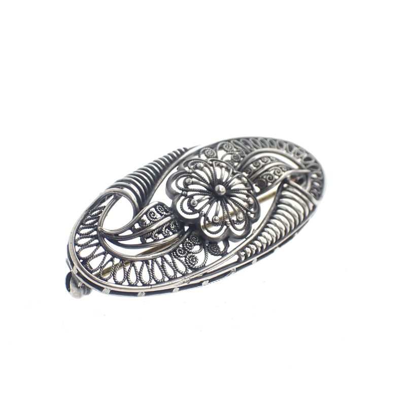 Image 3 of Silver brooch in floral design