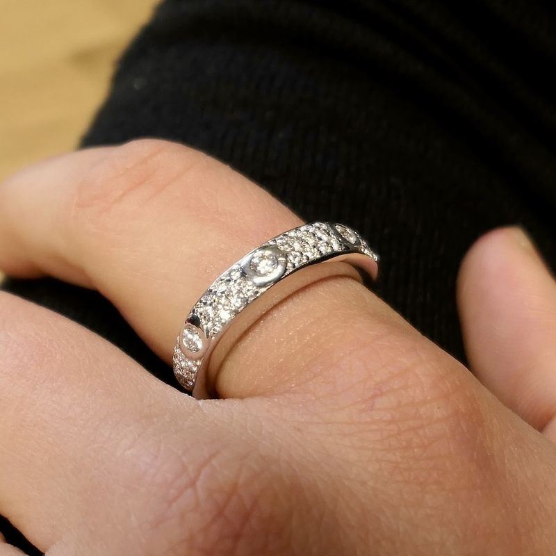 Image 10 of White gold pavé ring with diamonds