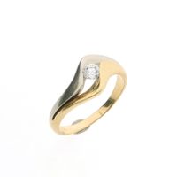 Two-tone gold ring with zirconia