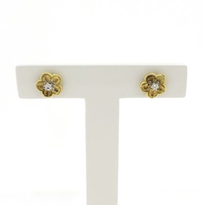 Image 1 of Gold stud earrings of a flower with diamond | 0.06 ct.