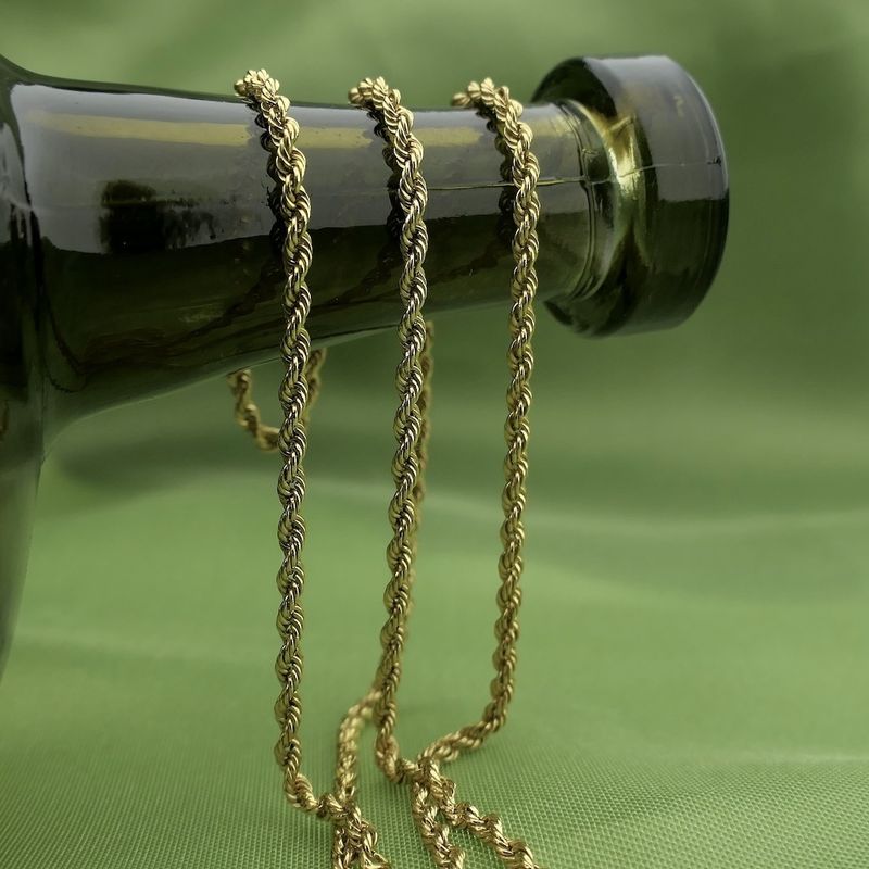 Image 2 of 9K Twisted Link Chain | 45.5cm