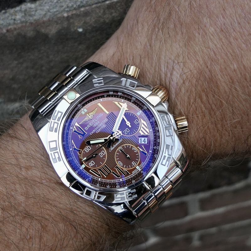 Image 9 of Breitling Chronomat 44 IB0110; Automatic gold/steel men's watch