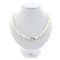 Pearl necklace with 9 carat bicolor clasp