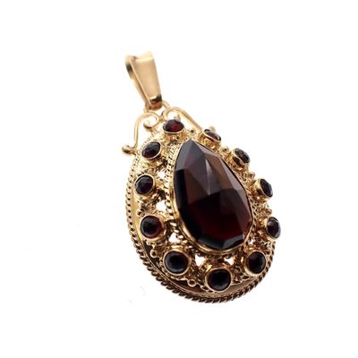 Image 2 of Vintage gold pendant with garnet stones