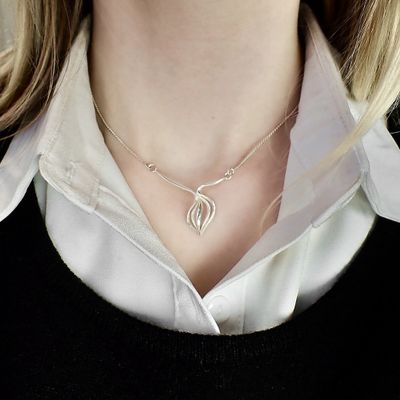 Image 2 of Silver necklace with fixed pendant