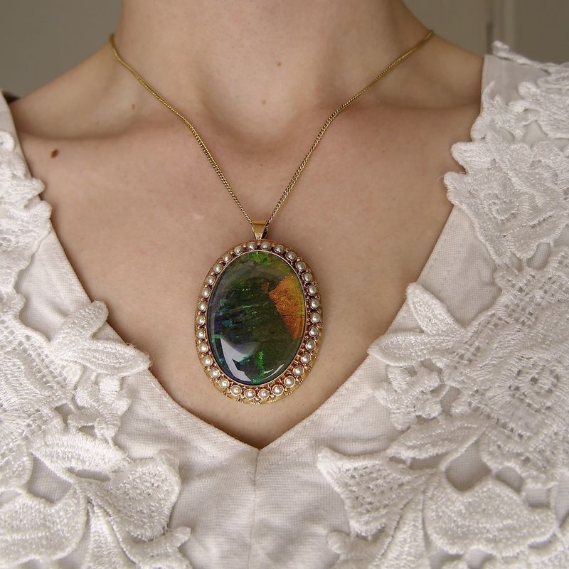 Image 22 of Victorian Gold Brooch/Pendant with Honduras Opal and Pearls