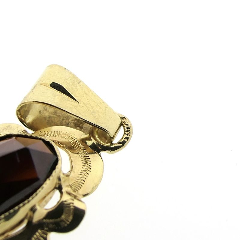 Image 5 of Vintage gold pendant with garnet