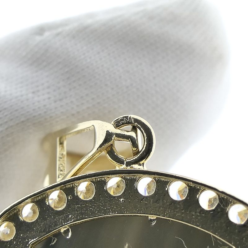 Image 7 of Gold pendant with the head of Medusa and zirconia