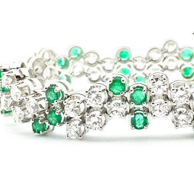 Exclusive white gold bracelet with emerald and diamond; 7.40 ct. + IGI Certificate Image 2 of Exclusive white gold bracelet with emerald and diamond; 7.40 ct. + IGI Certificate