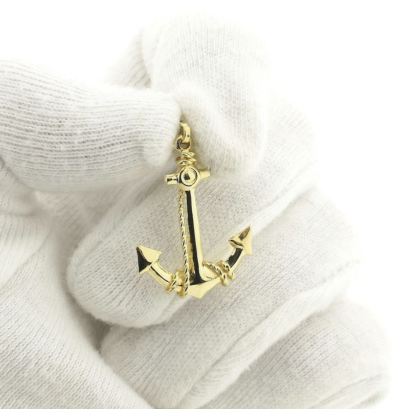 Image 8 of Gold pendant of an anchor with rope
