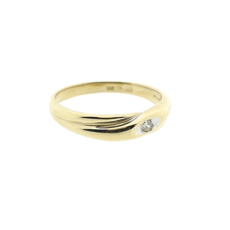 Image 4 of Gold solitaire ring with diamond; 0.04 ct.