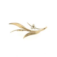 Gold brooch with pearl