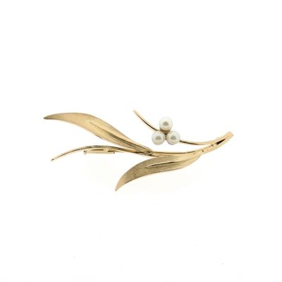 Image 1 of Gold brooch with pearl