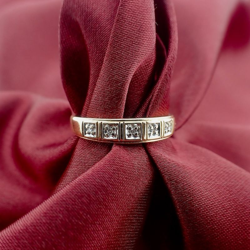 Image 3 of Gold ring with diamonds | 0.05 ct.