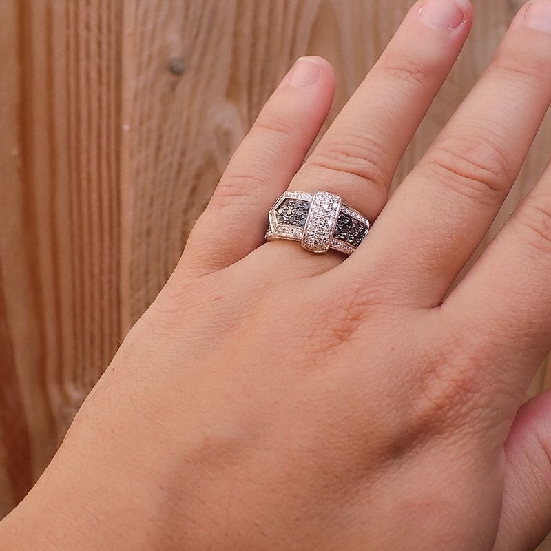 Image 4 of Leo Pizzo white gold ring with white and black diamonds; 0.84 ct.