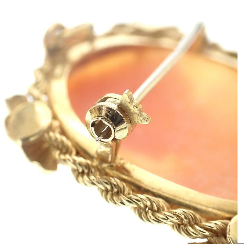 Image 3 of Antique gold brooch/pendant with cameo