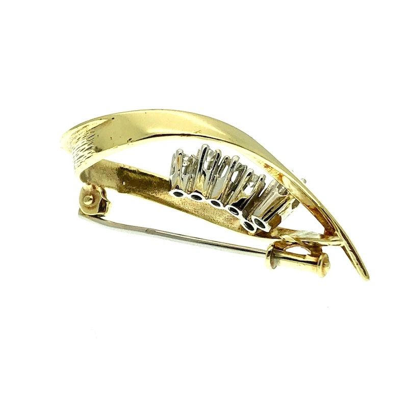 Image 3 of Yellow gold brooch with 0.24 ct diamond