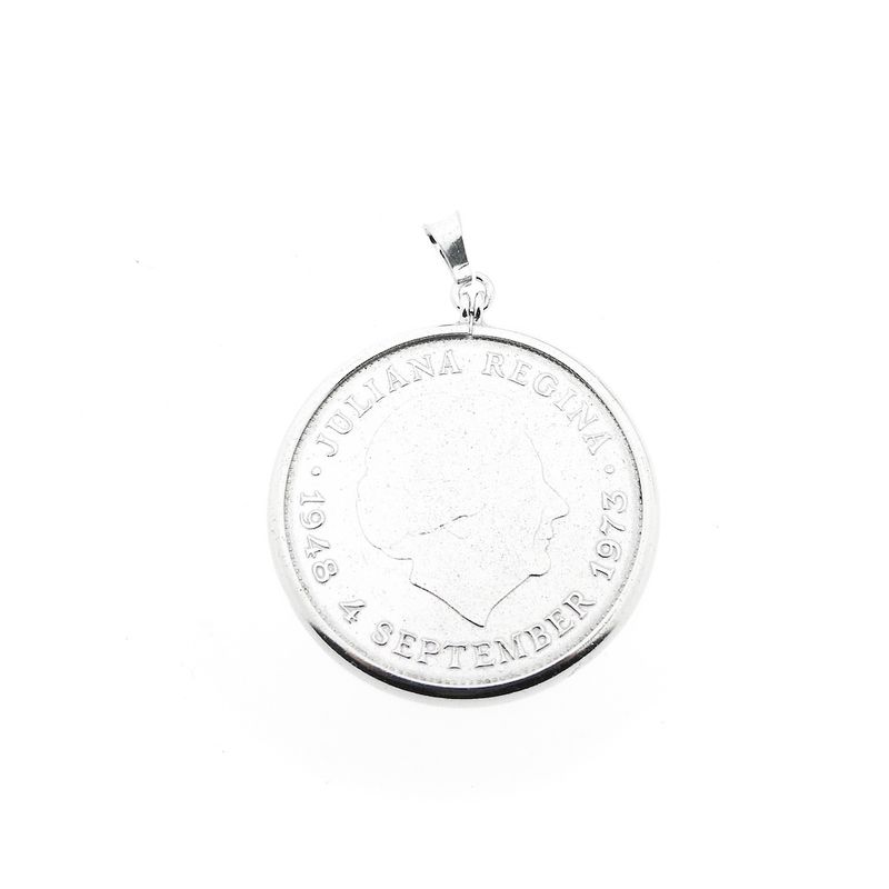 Image 1 of Silver 10 guilder coin pendant Juliana 1973