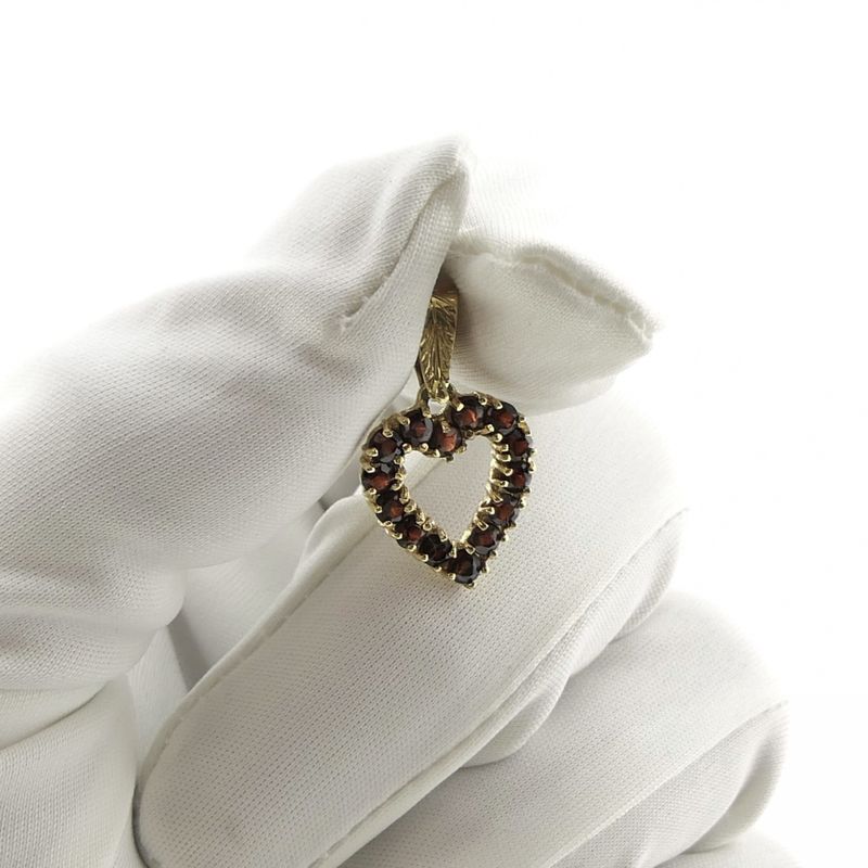 Image 7 of Gold heart pendant with garnet