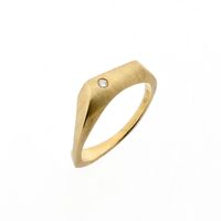Gold ring with diamond; 0.02 ct.