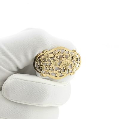 Image 2 of Vintage gold brooch with a floral design