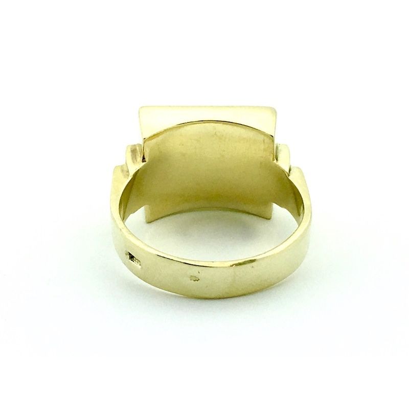 Image 4 of Gold signet ring with onyx stone | Size 21
