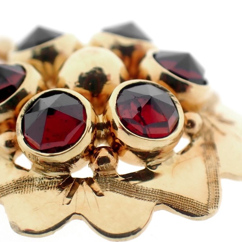Image 3 of Vintage gold pendant with garnet