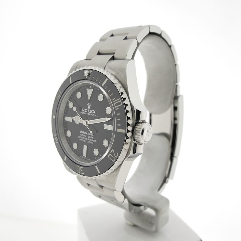 Image 2 of Rolex Submariner 'No-Date' 124060; Automatic men's diving watch
